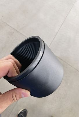 Protezione per fili di perforazione di pozzi e scatole per tubi e involucri